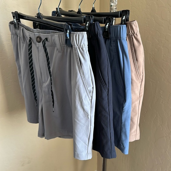 4 Chubbies men shorts size Large